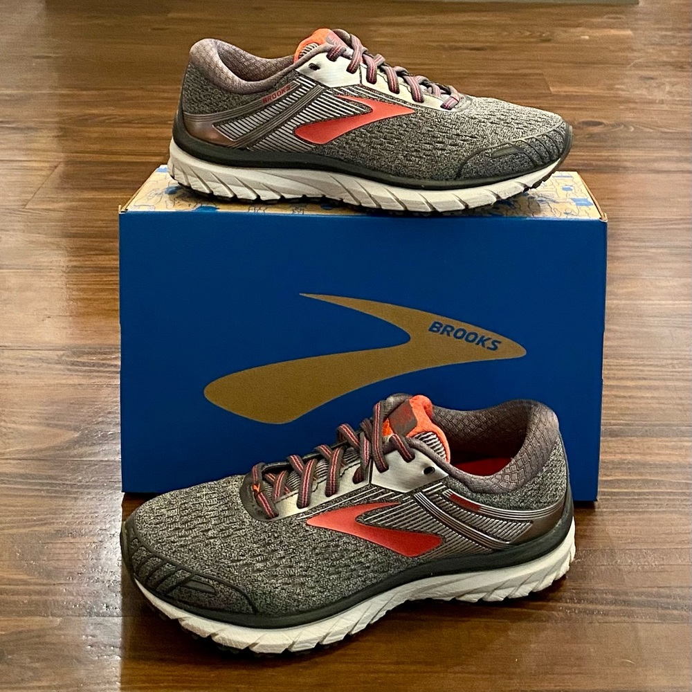 Brooks Adrenaline GTS 18 - Women's Size 7 (Wide)